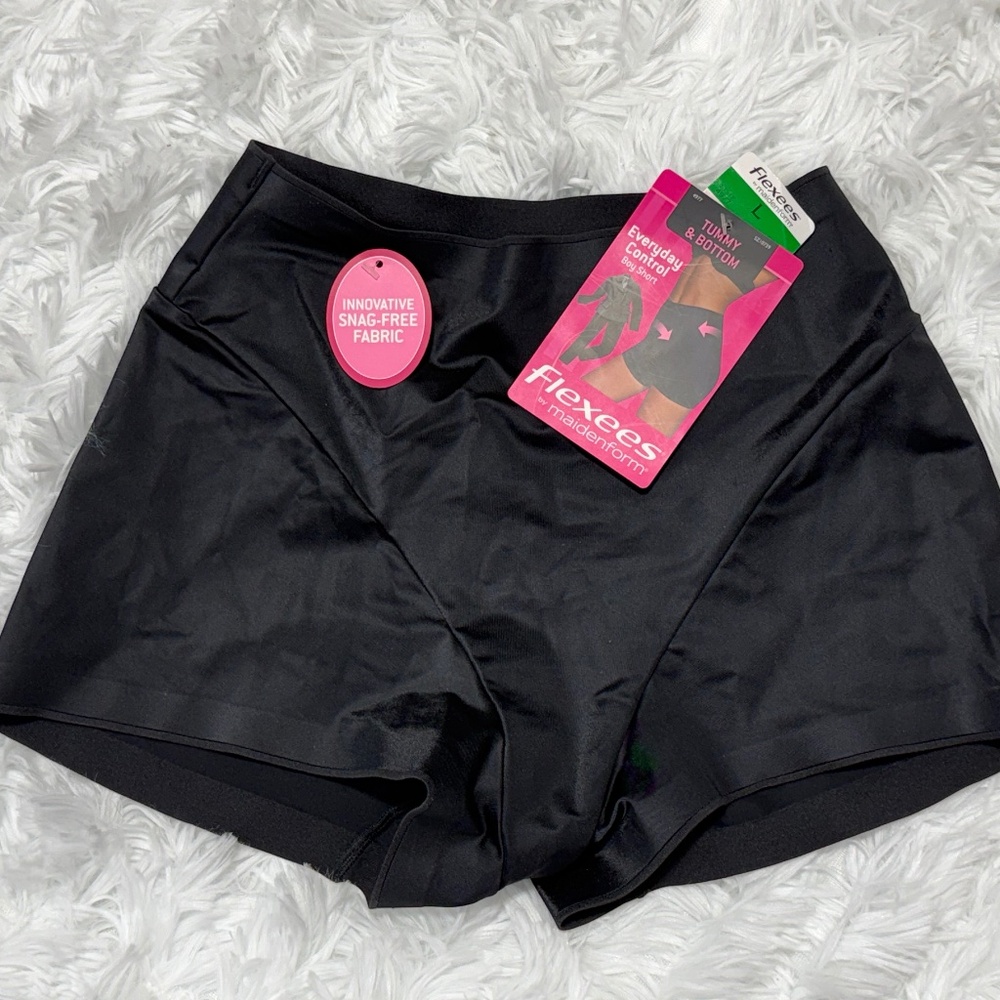 NWT- Shape Wear Under Garmet